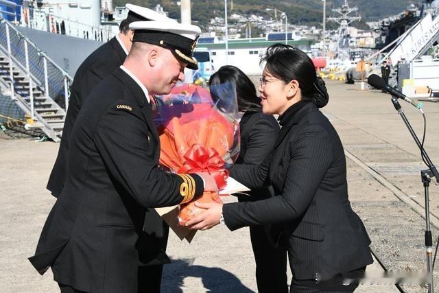 加拿大海军舰艇此时停靠日本，为高市早苗站队，用心险恶！近期加拿大海军“伯奈斯