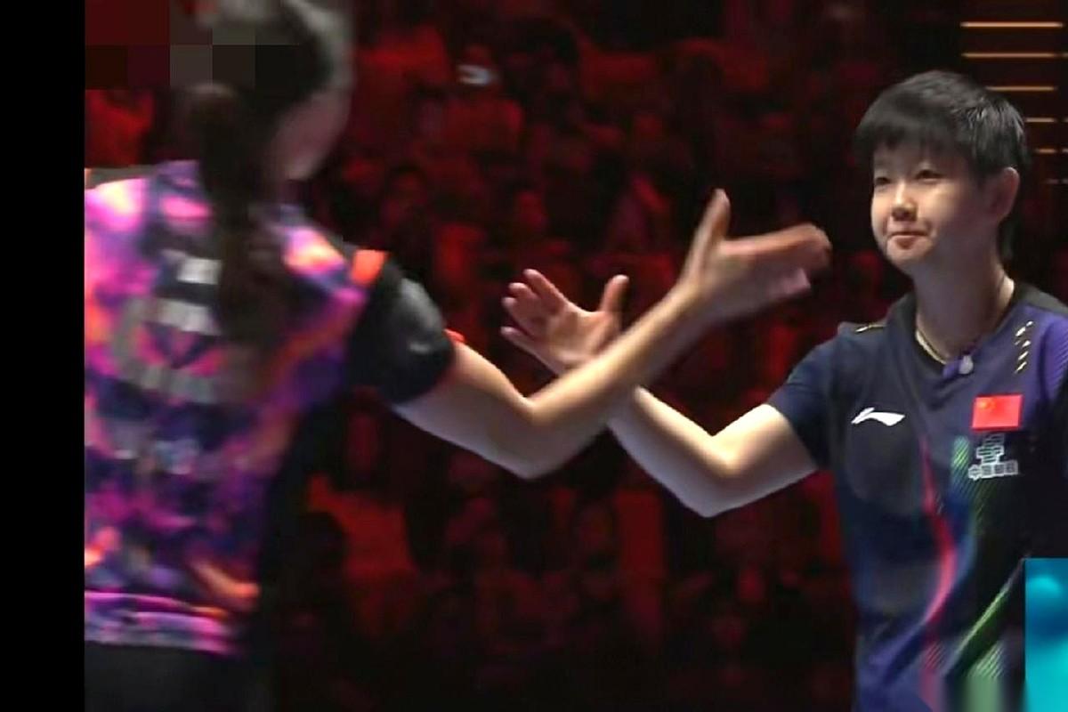 孙颖莎把世界杯四强赛打成了“单方面碾压”。对面的萨宾·温特好不容易杀进半决赛，