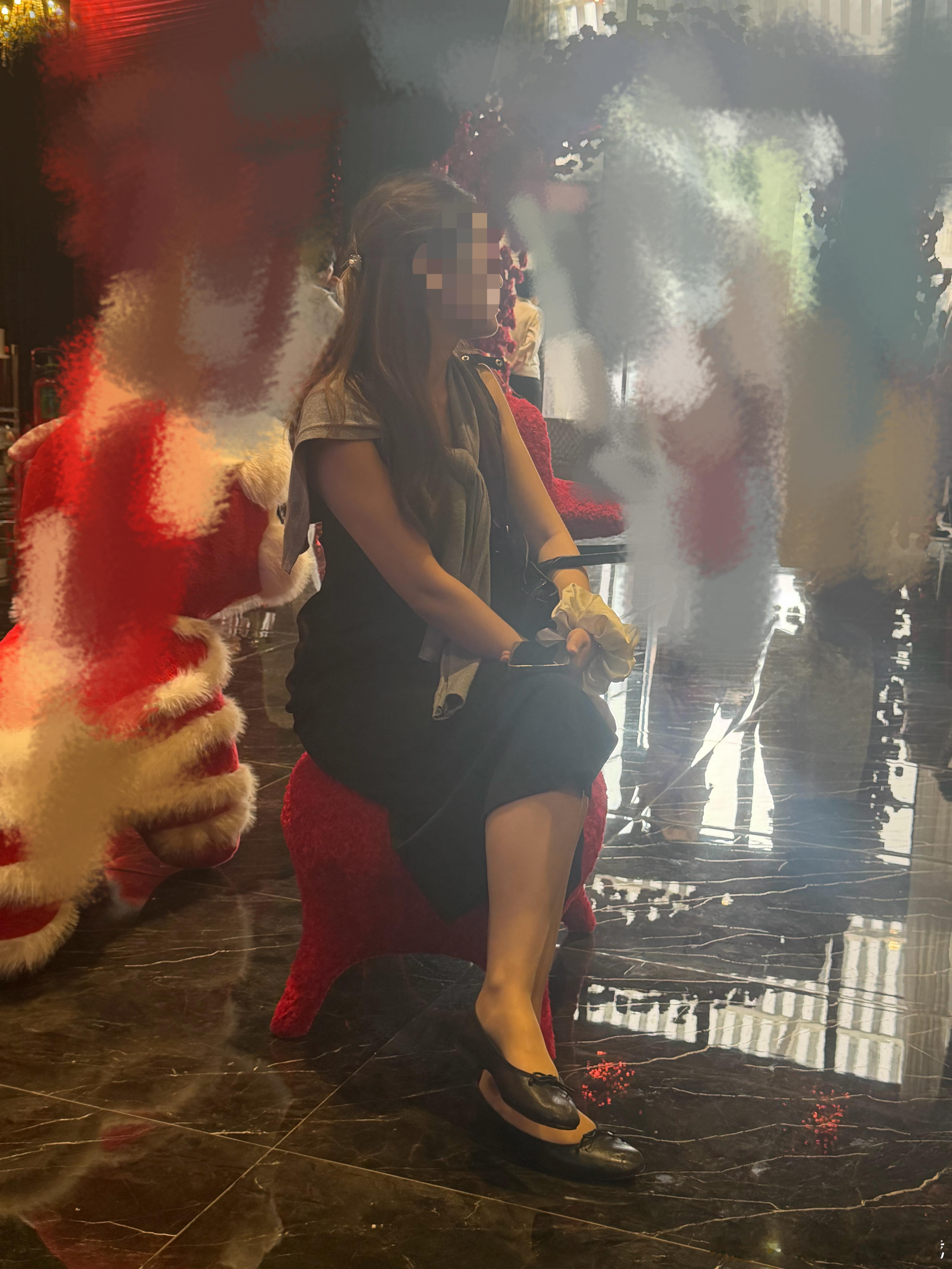 我都不知道怎么拍的照片给我拍的和50岁大妈一样