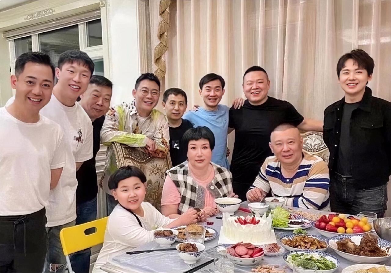 一开始我还不明白，为什么这么多人都不同情郭德纲，直到查了一下他的收入，我也彻