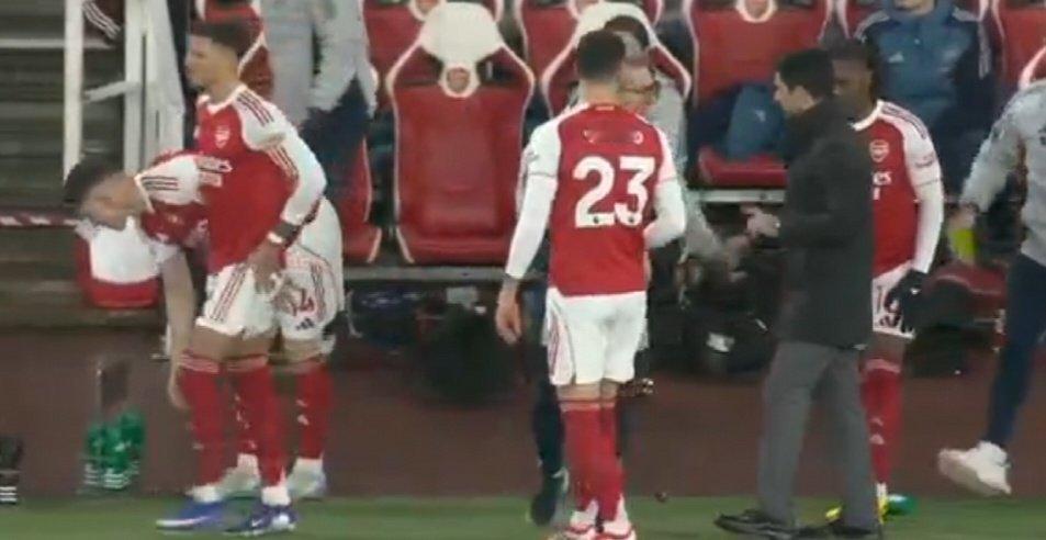 大卫·希曼评价阿尔特塔下半场的换人调整：🗣”说实话我很震惊。当时比分是2比1，