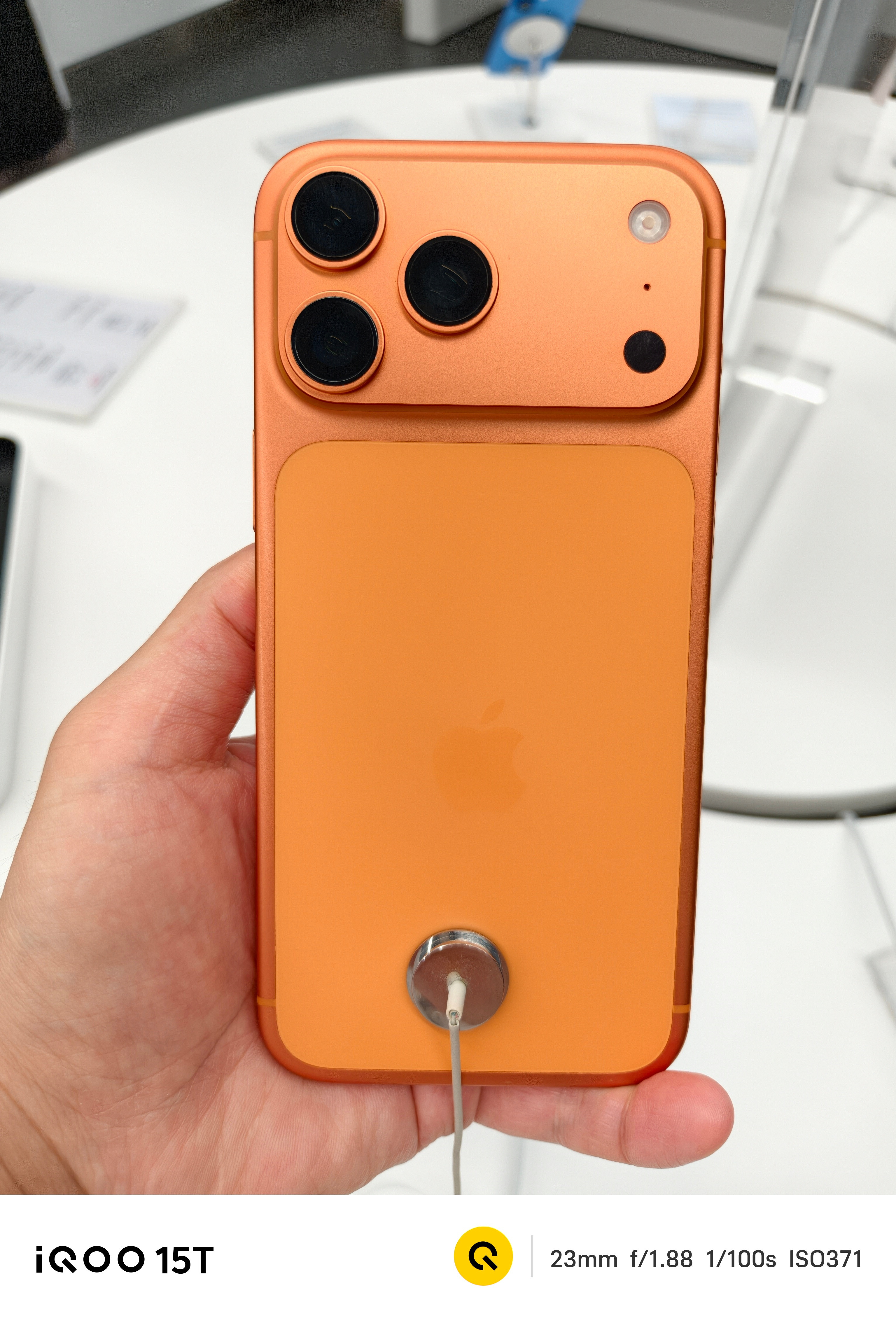 iPhone用户的崩溃瞬间应该是明明有两格甚至满格信号，却上不了网吧？或者是在