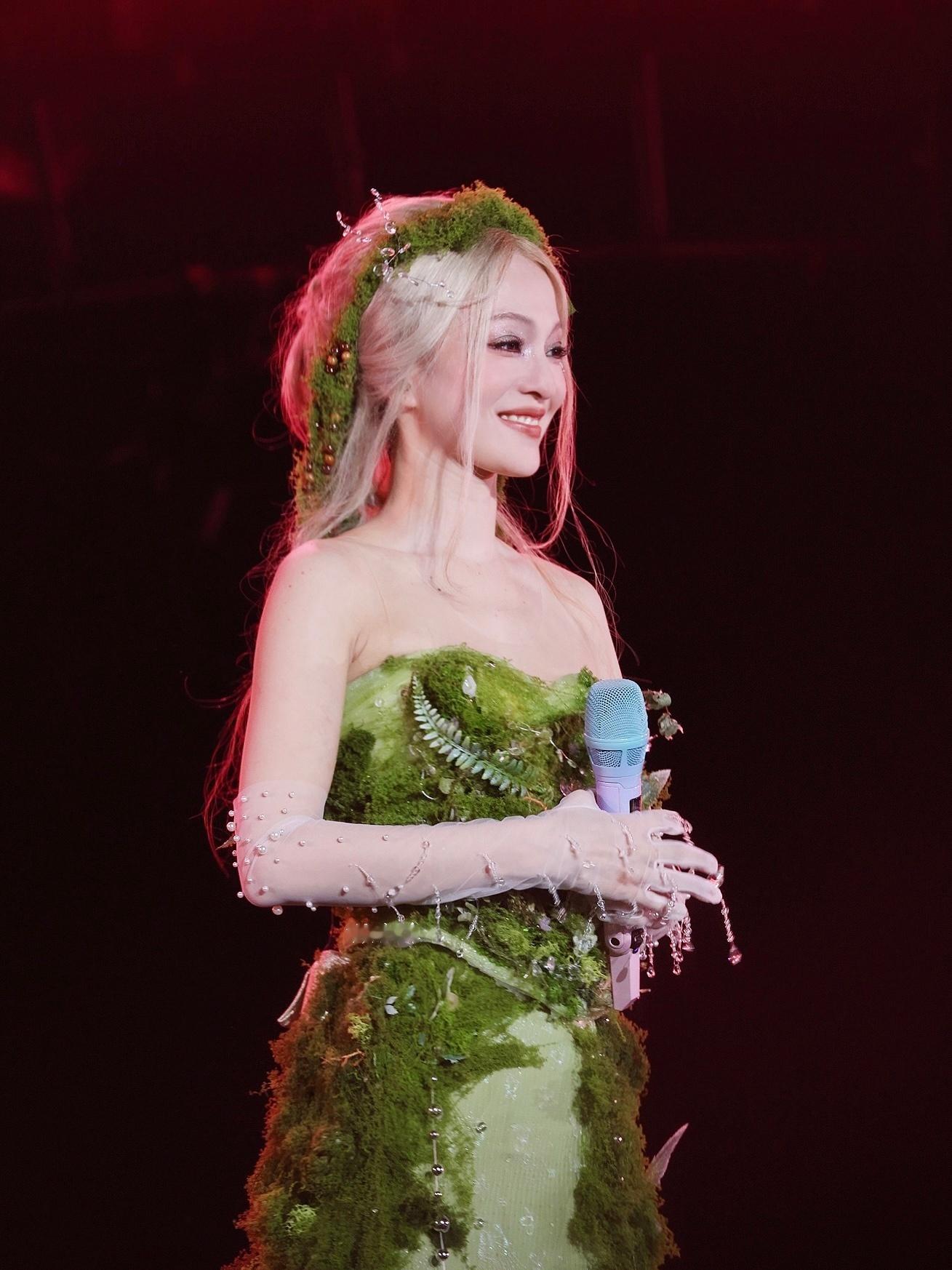 在复制粘贴的时代，你是手写的诗