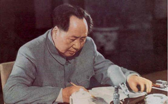 陌生母亲无法照顾8个孩子，给毛主席写信请求帮助，希望主席记得世交情谊，能给予孩子