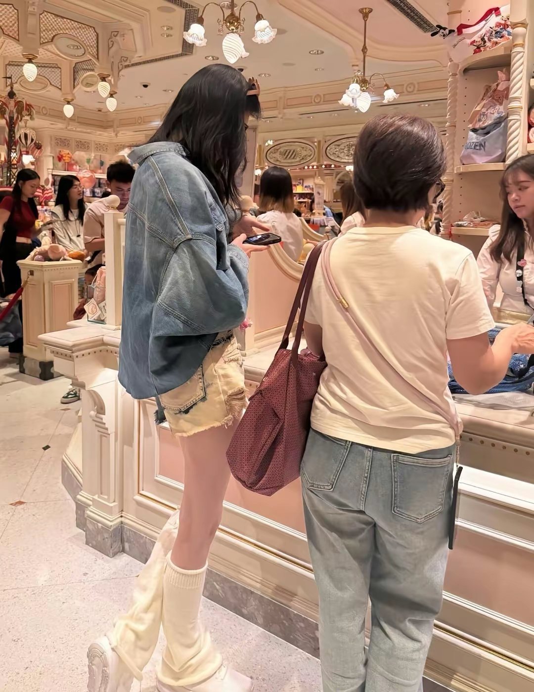 奚梦瑶的腿简直是梦中情腿