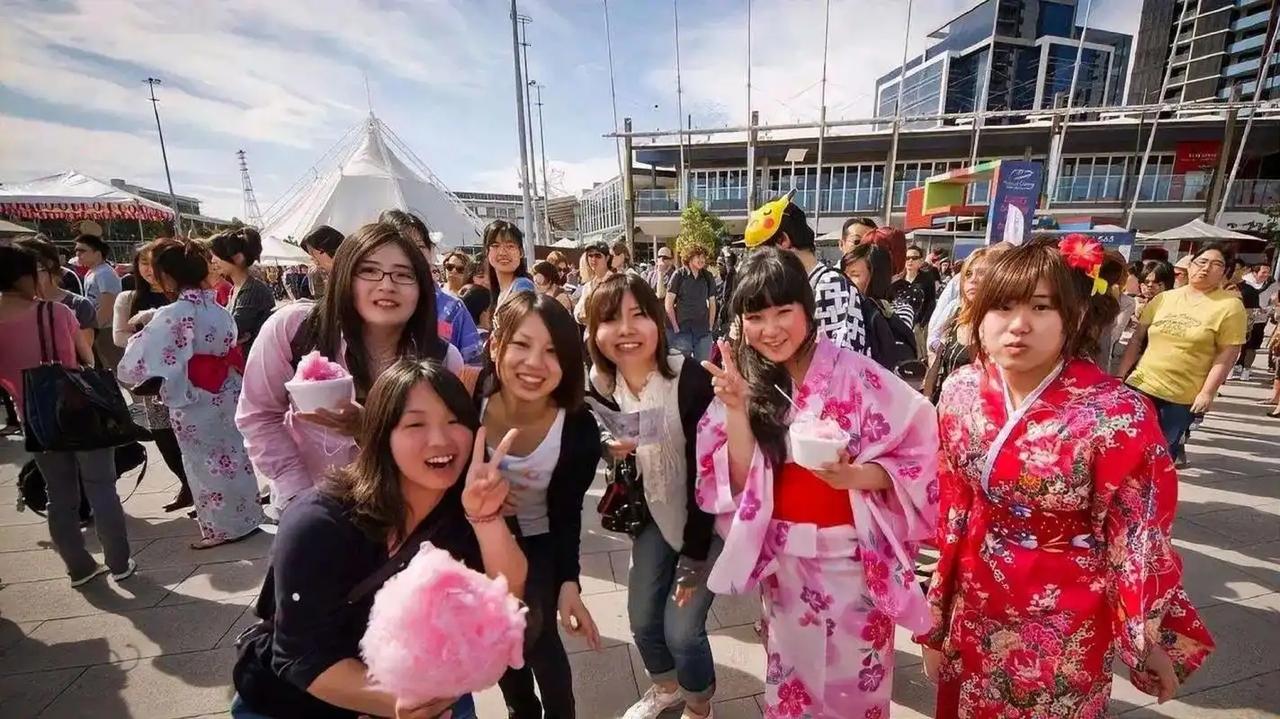 中日形势突变，上海数万日本人何去何从？中方立场明确，已有答案！ 先说说上海日