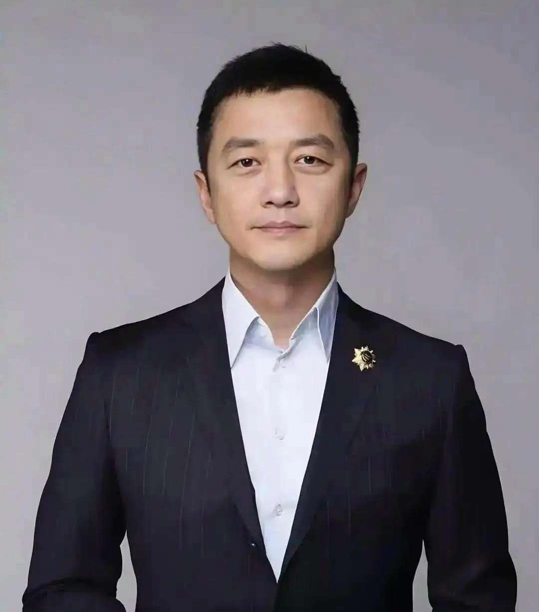冲着李亚鹏的名字，我去了他在丽江的民宿。本来做好了挨一刀的准备，结果住了三天，出