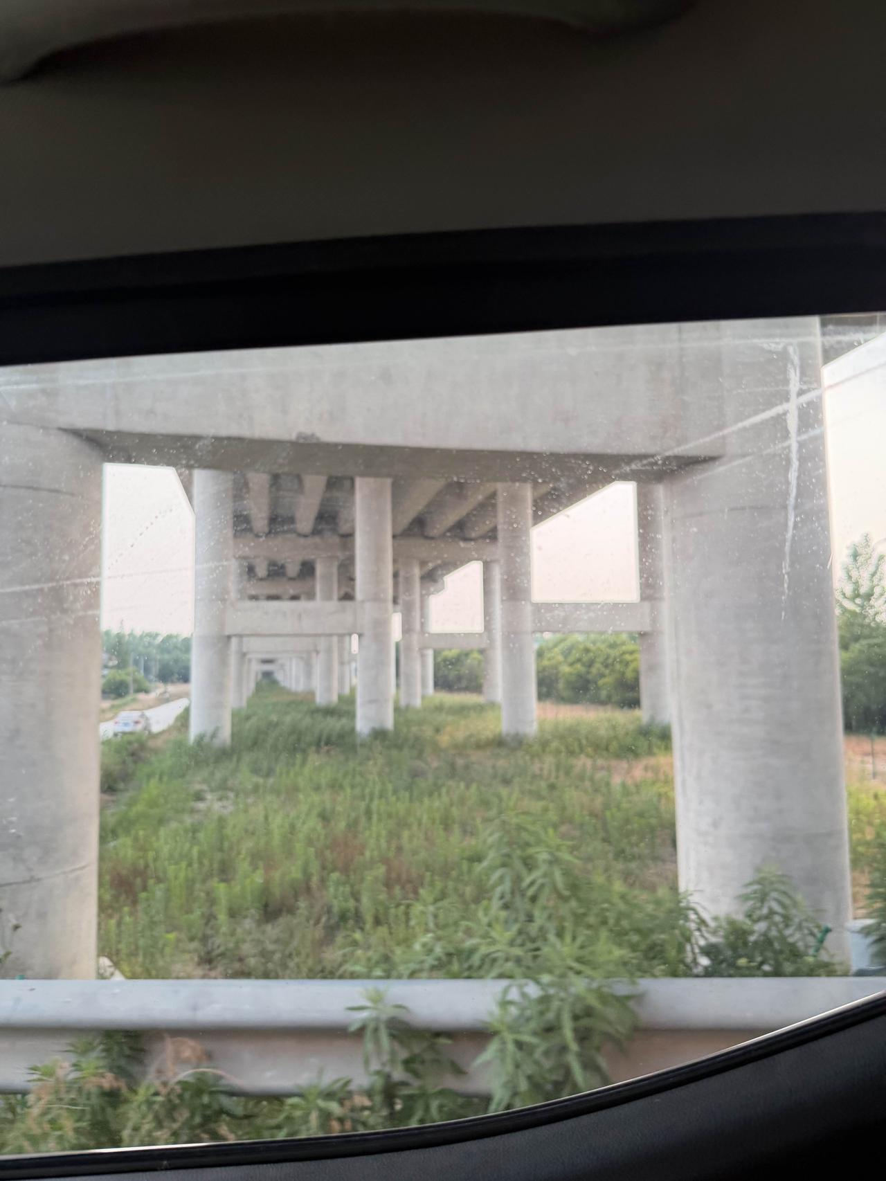 我真搞不懂，东台人盐城人上个南京非要北绕100多公里去南京甚至西向，即增加了百姓