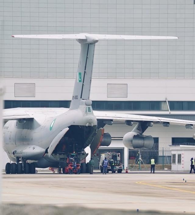 外媒：多架巴空军战略运输机现身成都，歼-35已经开始交货？歼-35虽然已经名