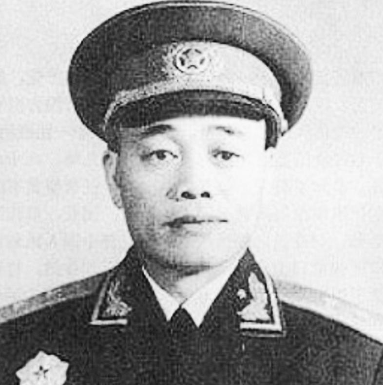 韩先楚调任兰州军区司令员时，毛主席隐隐有一种担心，他太了解韩司令的性格了，当面叮
