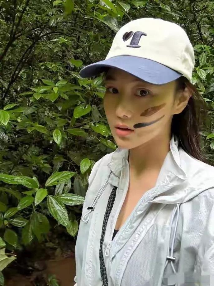 张馨予，一个通过结婚升咖的内娱女明星。说她是内娱嫁的最好的女明星一点也不为过。别