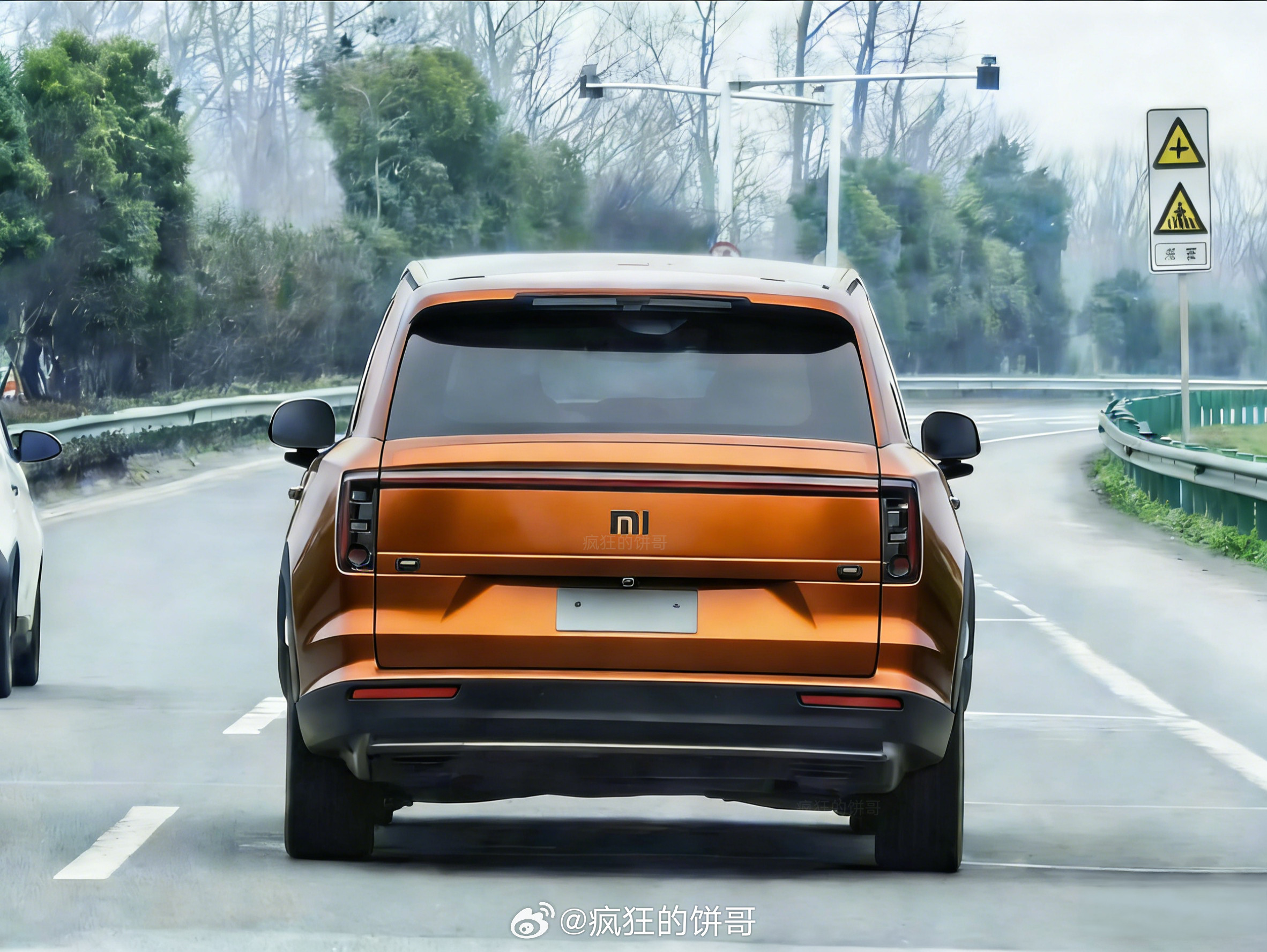 这次我给大家上了多款小米YU9车身颜色看个够！！车尾均根据小米YU9的尾部伪装照