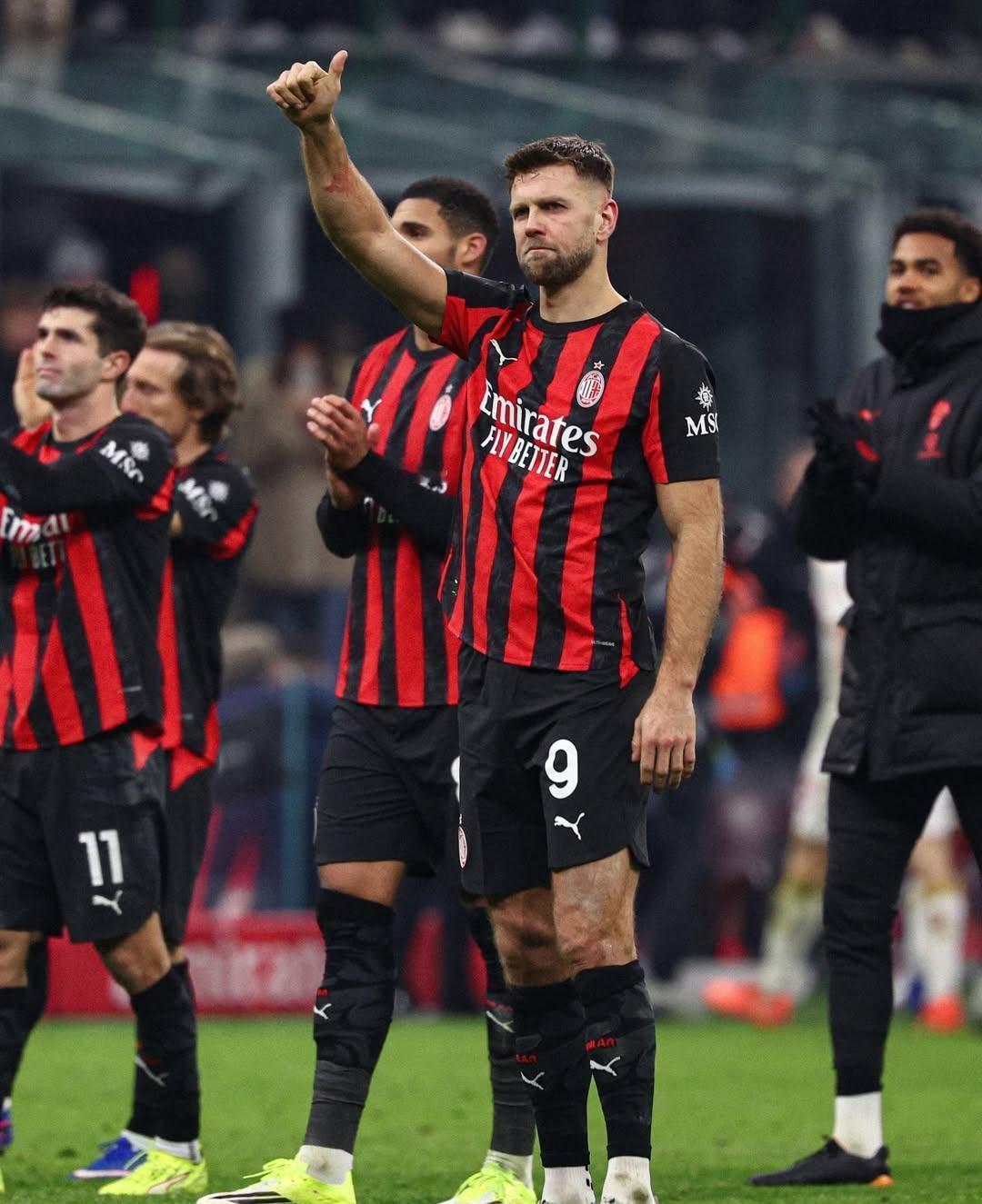 轻伤不下火线的大菲！当菲尔克鲁格换下恩昆库的那一刻，许多球迷内心可能充满了疑惑。