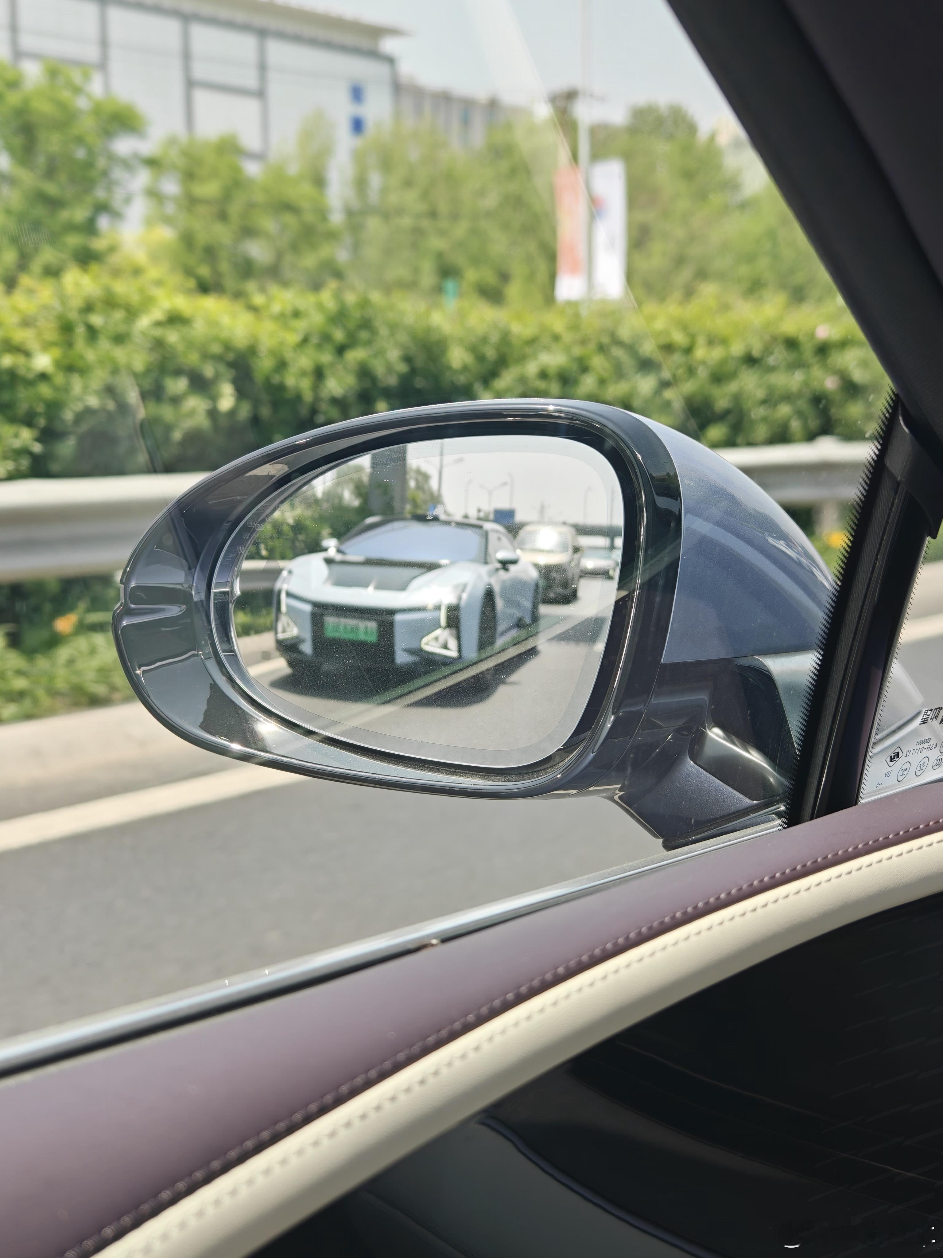 高合hiphiz跑起来太好看了，可惜这个牌子没了