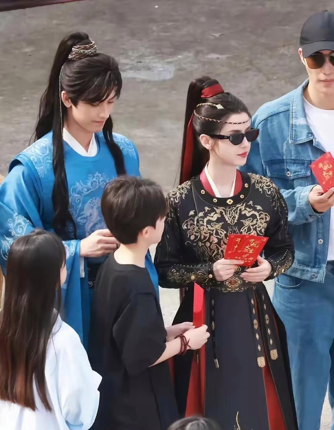 哈尼克孜新剧造型撞款白鹿女将军扮相引争议！原来她拍的是另一部古装剧《锦月令》，男