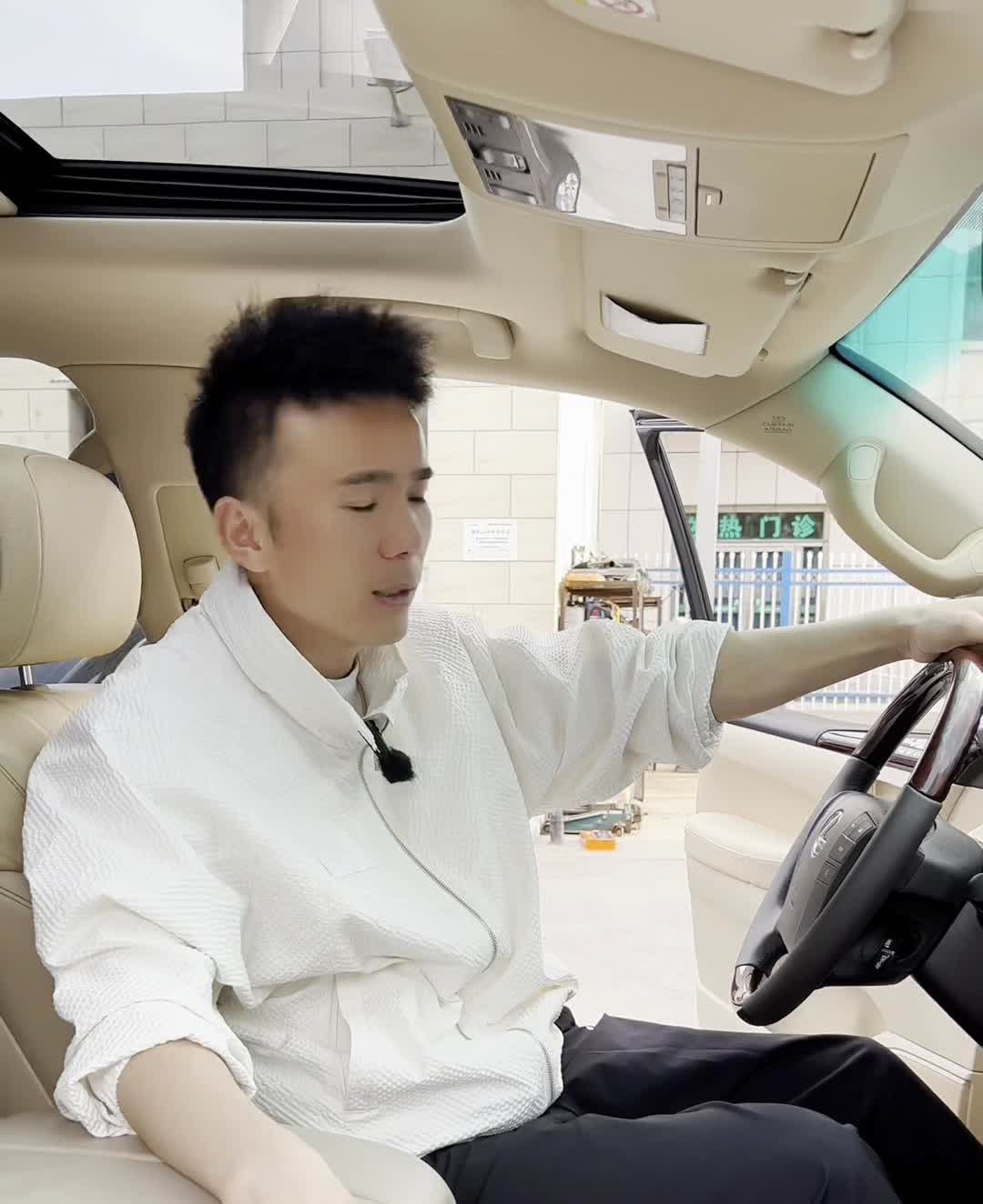 都说雷克萨斯保值，这车我去年自己花了44万买的车，2010年上牌，车况非常好，单
