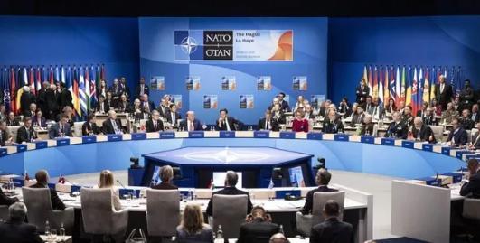 俄罗斯说出了真相！俄罗斯外交部长拉夫罗夫近日表示，北约和欧盟不惜一切代价保护