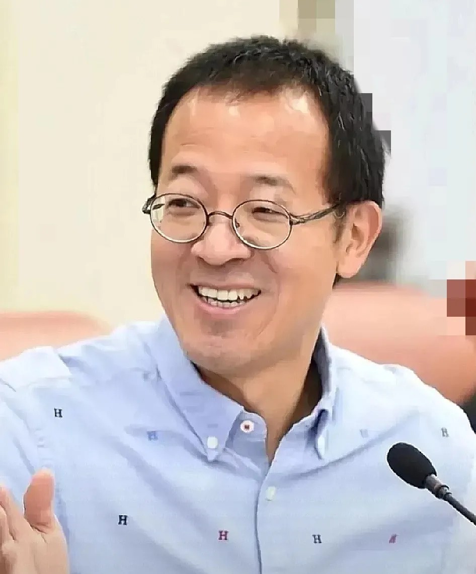 顿顿刚离职，网上都在说这下可把老俞乐开花了！一直以来，老俞那套“首位淘汰制”贯彻