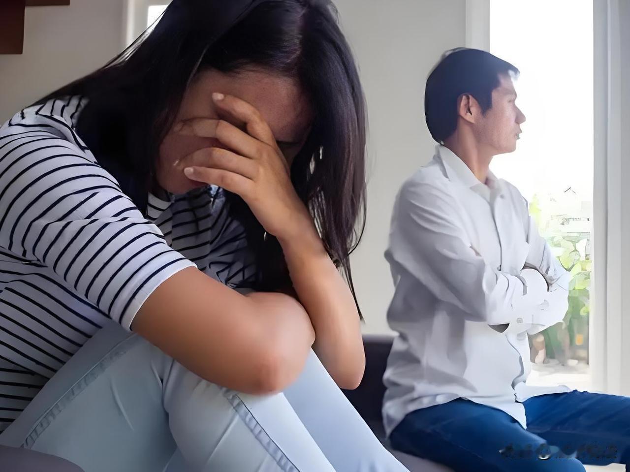 四川乐山，女子的丈夫是教师，因猥亵儿童罪被判5年有期徒刑，这事一出，社会上一片骂