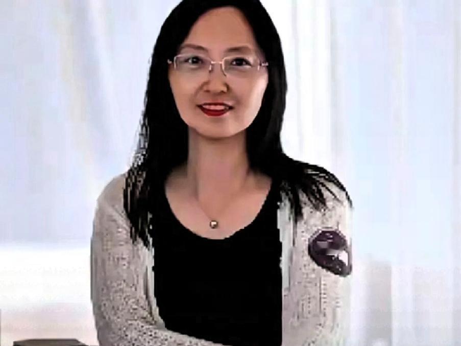 这几天被苏州地铁里“围巾妹”刷了屏！只因在地铁上不小心把奶茶打翻，她却用自己的