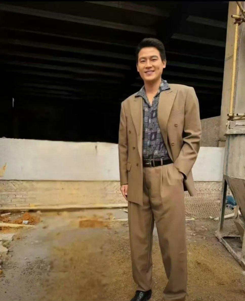 岁月不饶人，欧豪似乎已经有了中年大叔的即视感，但也还是帅的