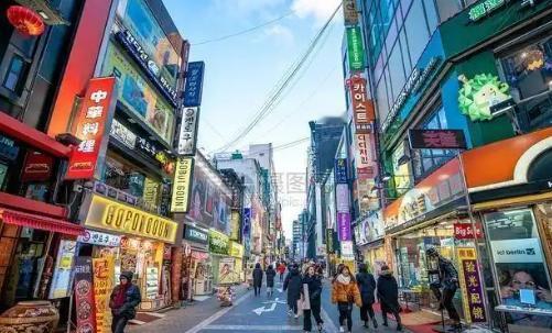 越南废除了汉字、韩国废除了汉字、日本也废除了汉字，结果呢？越南彻底改用拉丁国语字