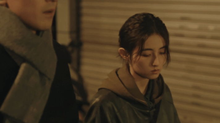 年上的魅力来自于禁欲的克制《秋雪漫过的冬天》剧情太会了！前几集的互相试探拉扯让