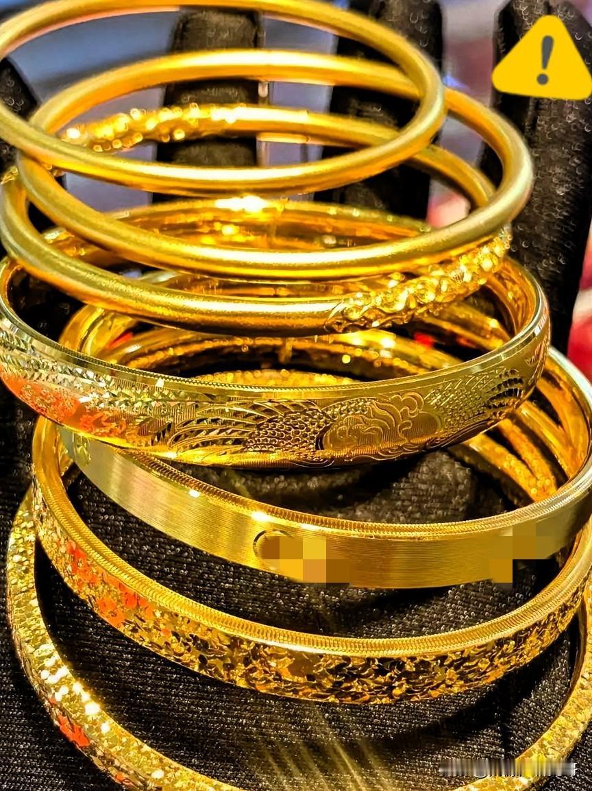 一觉醒来，天塌了！黄金竞涨到了1925。。。越南又现排队疯购黄金这