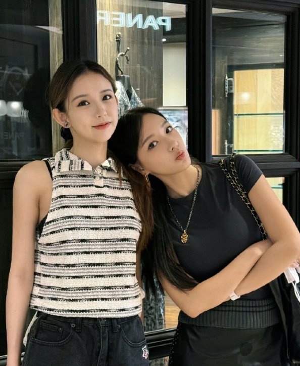 程潇的亲妹妹程晨以后肯定会爆红2004年的妹子，身高171，前面又有姐姐保驾护