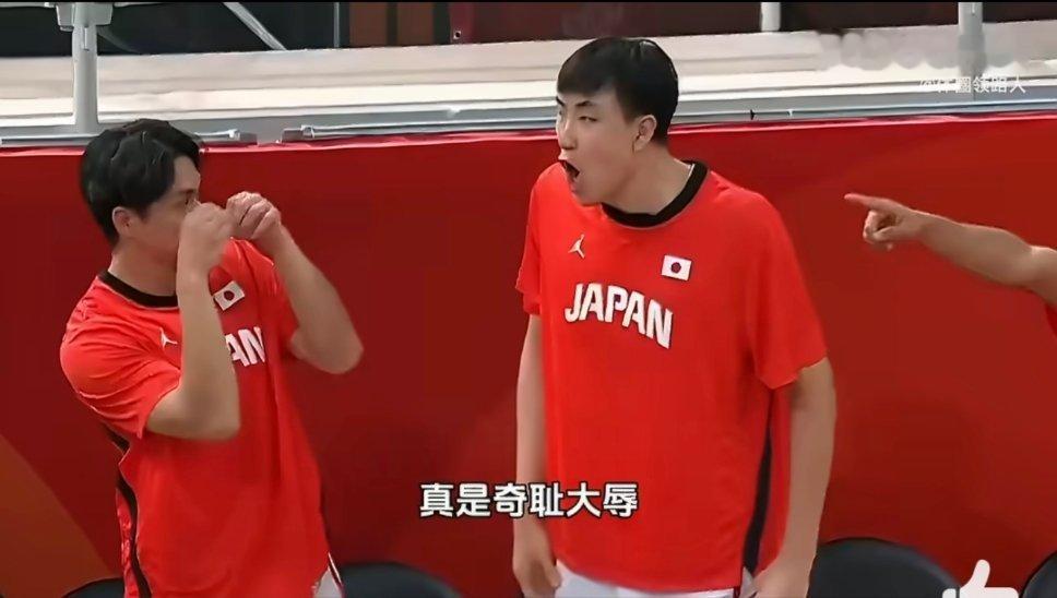 看了不少篮球名宿的访谈和对谈，都在说自己打球时，对阵亚洲对手无败绩，动辄碾压、横扫，可真是这样吗？有