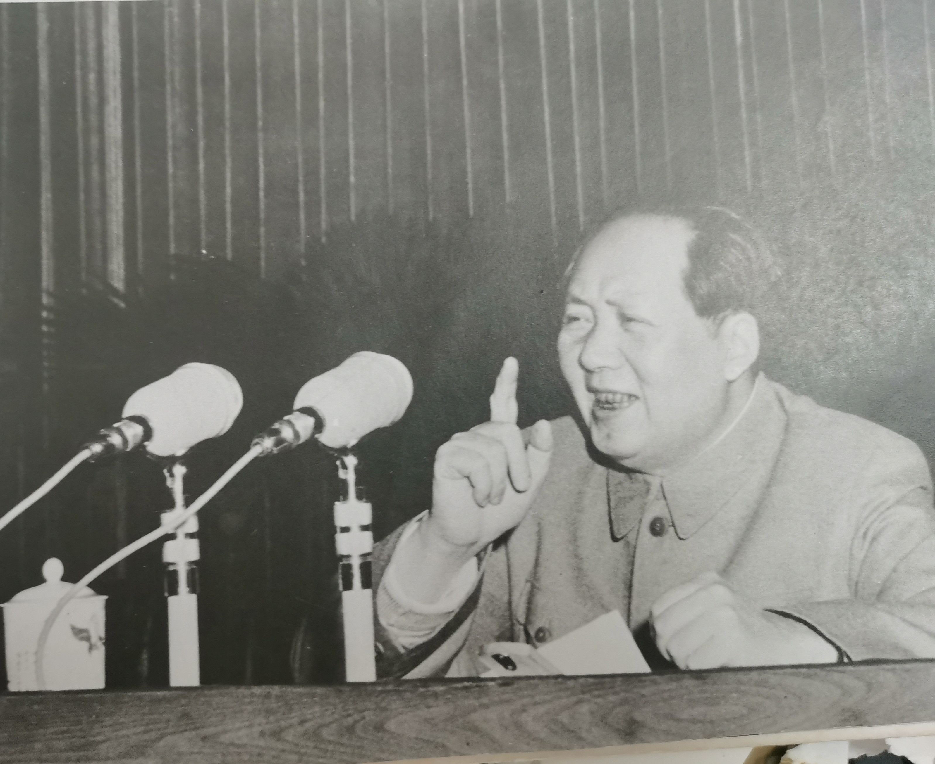 1966年12月，开国中将傅连暲给毛主席写信，说他所有的政治待遇都取消了，中央的