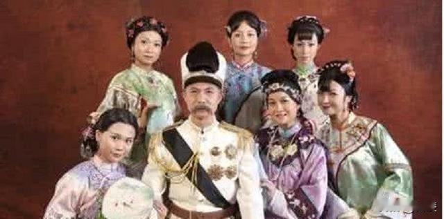 一妻九妾，32个孩子，从25岁起每天嚼鹿茸、喝人奶，把人参当零食嚼。这个男人，活