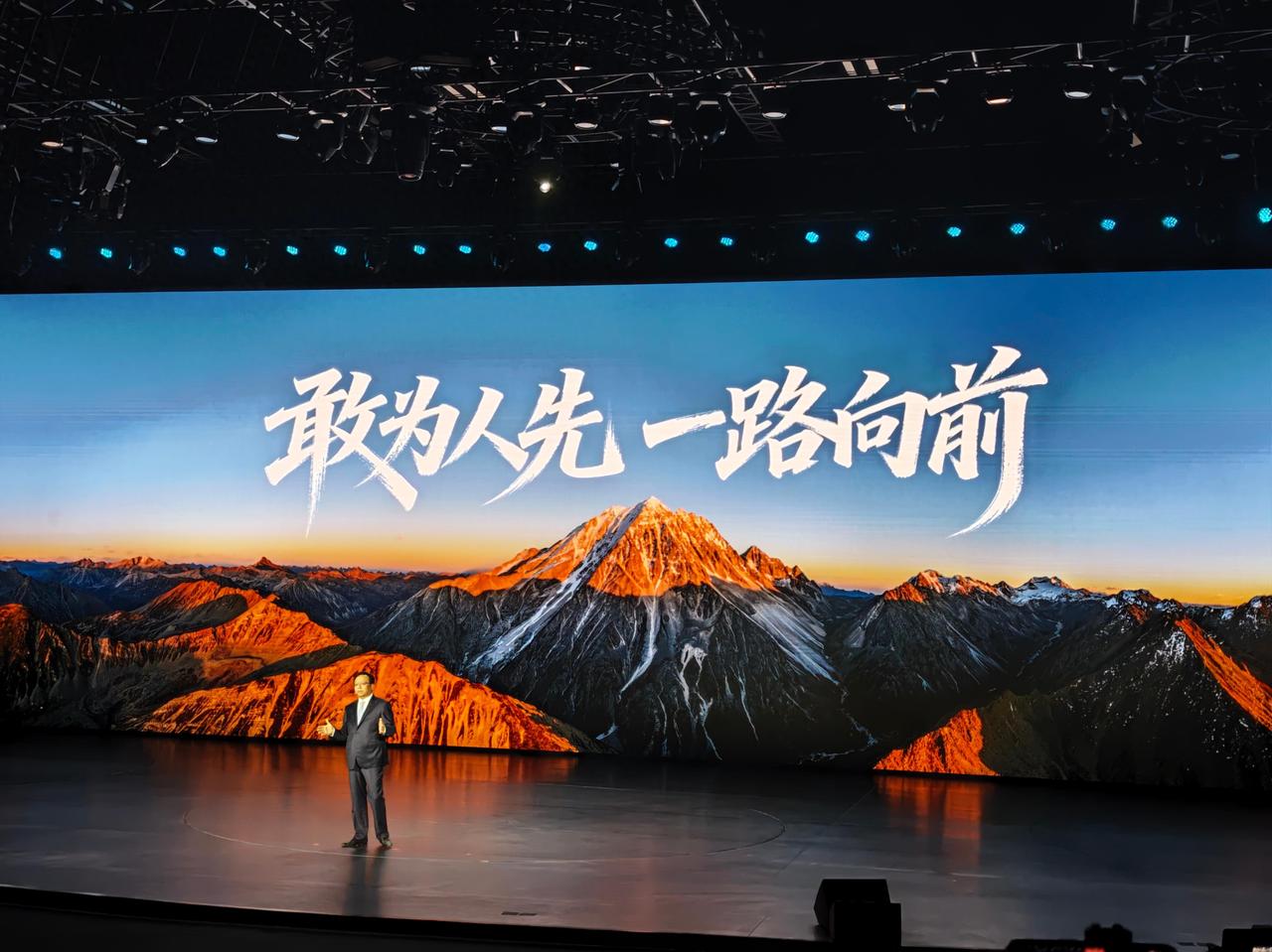 敢“兜底”还被黑？比亚迪为城市领航安全兜底，友商急眼了最近比亚迪推出城市领