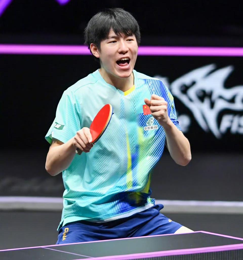 温瑞博虽然决赛惜败小勒布伦，可是在我看来，他已经是重庆站男单的无冕之王！尤其