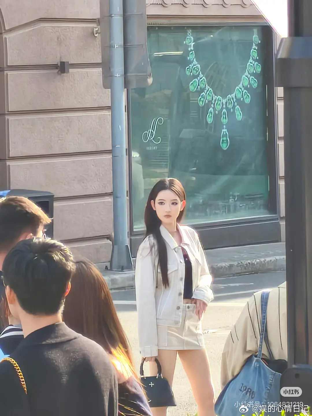 王玉雯虽然不算火，但在人群里也算是一眼看到的大美女