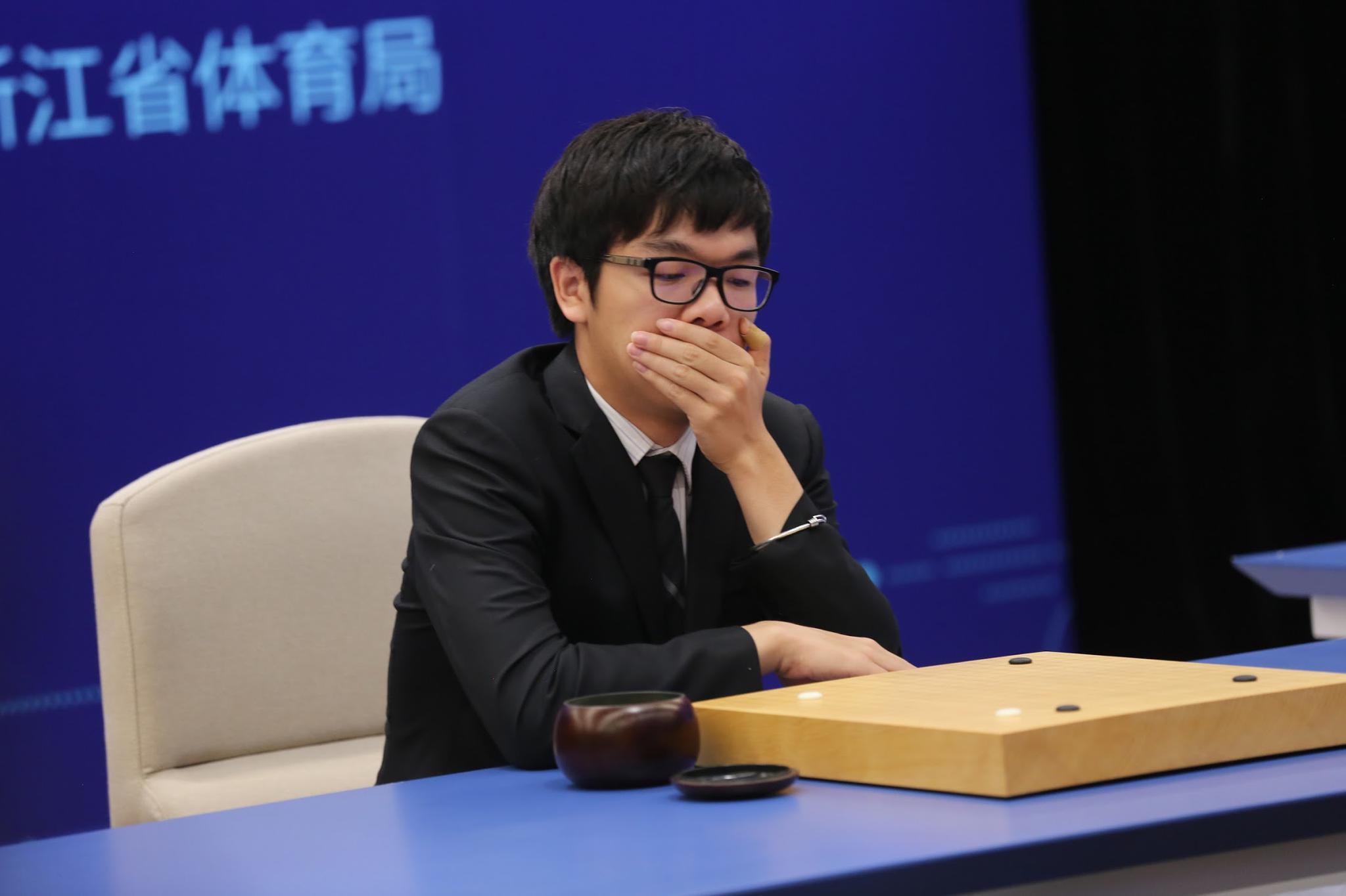 柯洁登上亚洲周刊封面！作为国内围棋标杆人物，他冠军荣誉累累，面对AI改变围棋发展