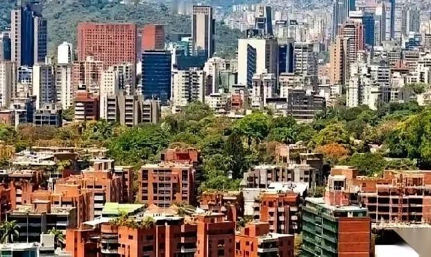 我跟你说个事儿，我刚知道的时候，下巴都快掉了。委内瑞拉，有20万中国人。