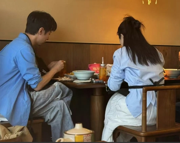 1400万救前夫，最后换句“离了”！三年没戏拍，带着闺女咬牙硬扛。45岁突然