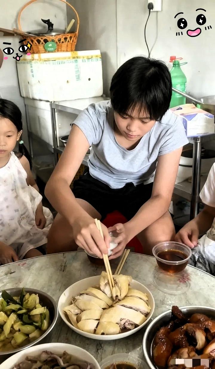 全红婵的中秋太戳人！奥运冠军回村后，活成了最接地气的丫头谁能想到奥运冠军的