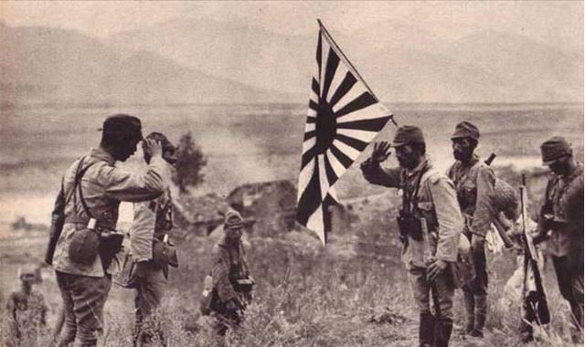 毛主席一语道破日本侵华的真实原因！毛主席指出：日本之所以侵略中国最根本的原因还是