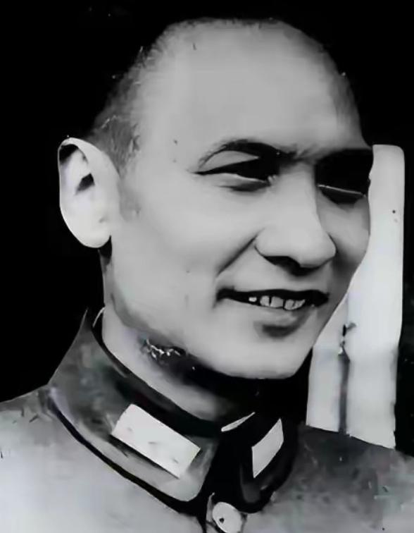 1950年，云南省主席的位置给了陈赓，没给和平起义的卢汉。陈赓私下把原因说给他听