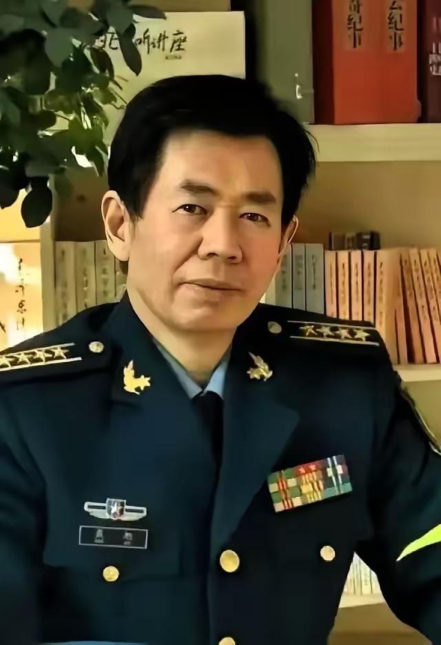 戴旭这话说的太扎心，但也真是一针见血​整天拿着把“屠龙刀”在自家院子里瞎比划