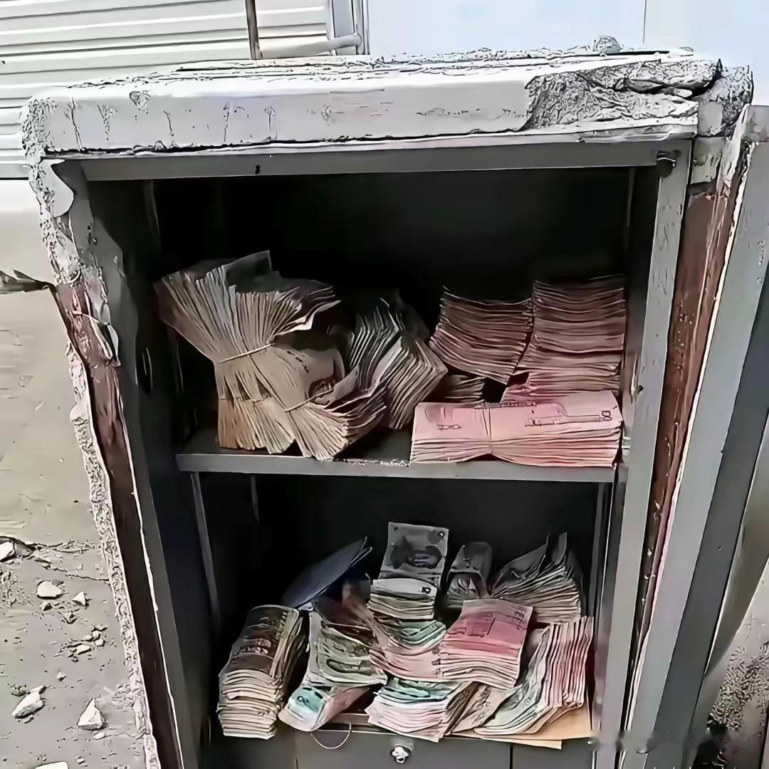 今天收的保险柜[doge]