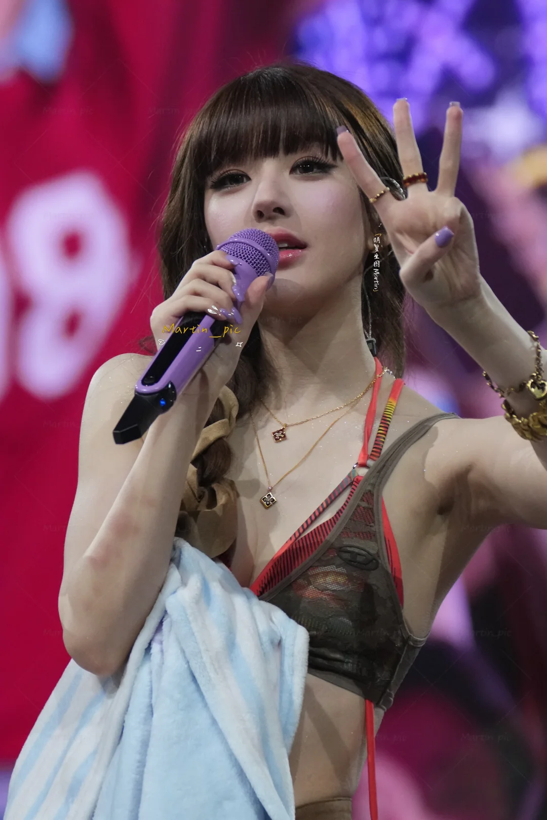赵露思 姐姐巡演辣疯啦