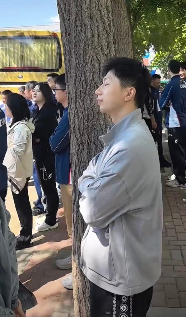 我靠曹巍拍的马龙好帅……