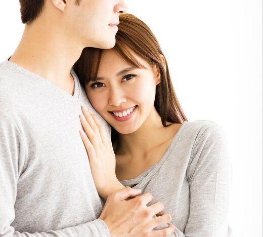 性学家说：“没钱的男人，根本不知道女人有多主动，你以为女人天生矜持、害羞、不会追