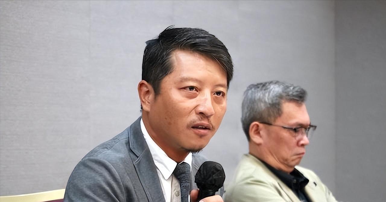 香港中评社报道，台湾学者吴瑟致14日在一场论坛研判，中美双方都在避免直接进入冲突