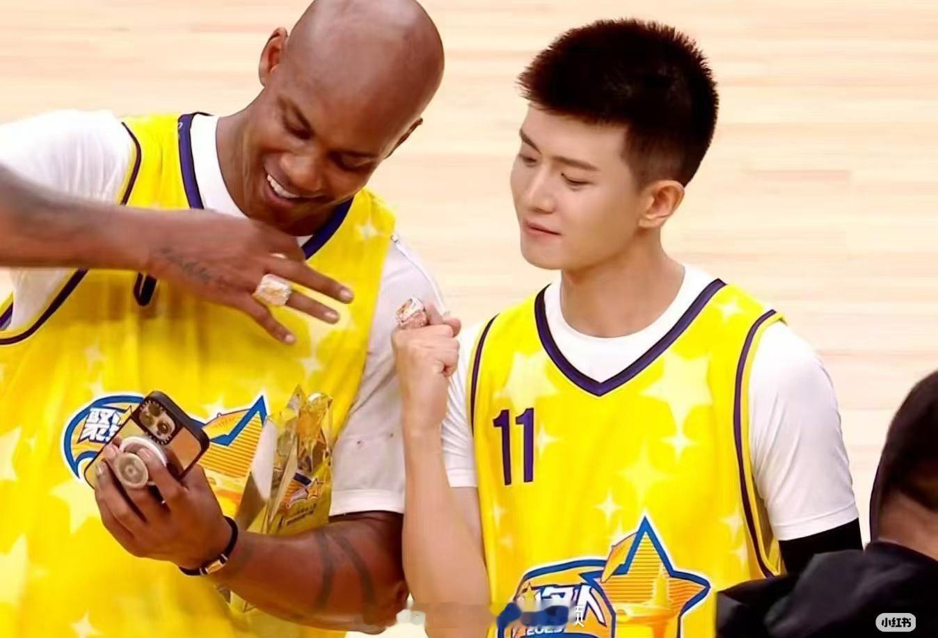 任嘉伦杭州nba人气恭喜国超追星成功​​​
