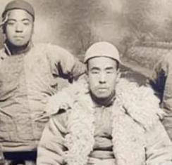 1968年的秋天，被关押在承德监狱18年的土匪齐达榜刑满释放。他回到了自