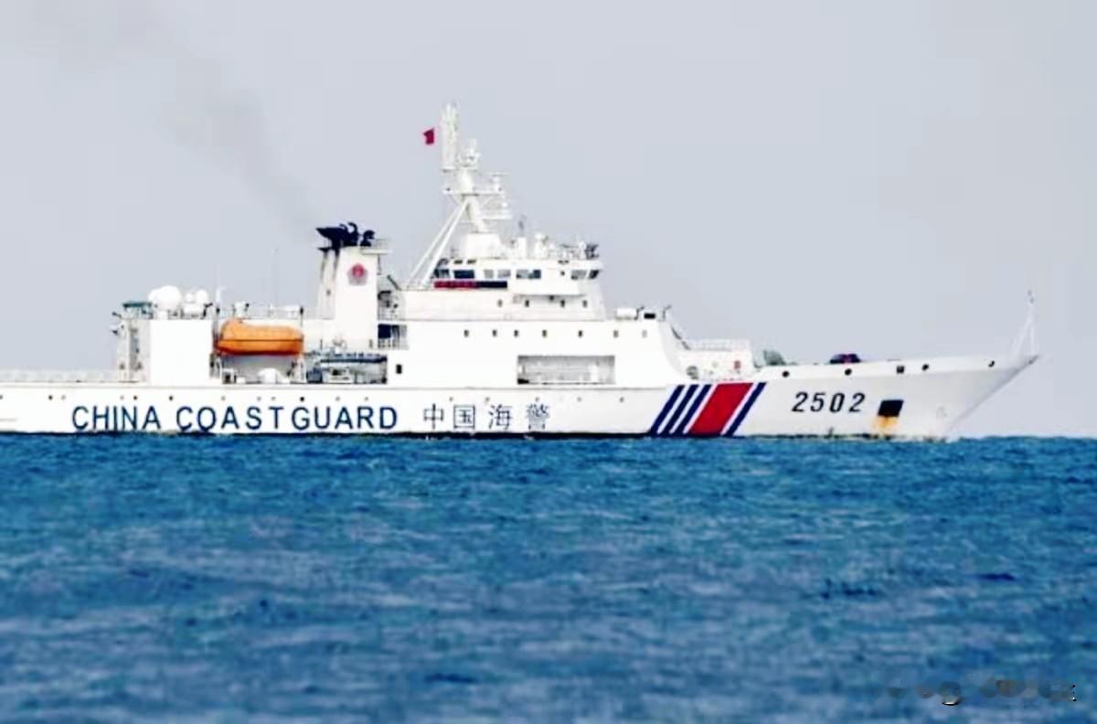 60海里！2海里！绿岛东南，两岸公务船甲板几乎能互扔矿泉水瓶！这就是6月13